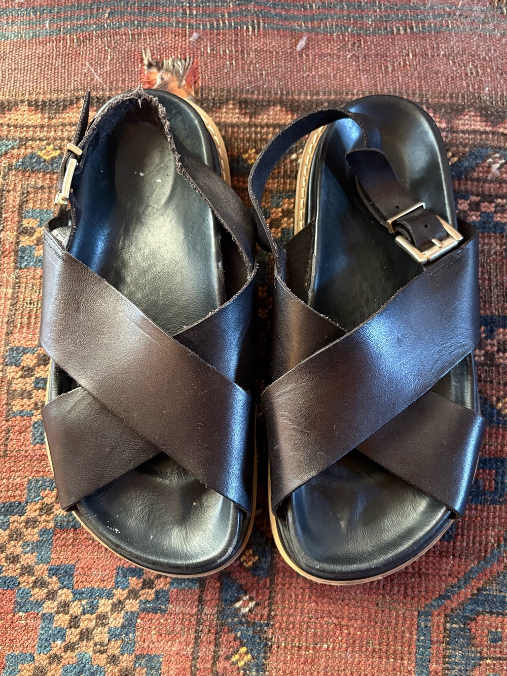 Aloha Women’s Black Cross-Strap Leather Sandals